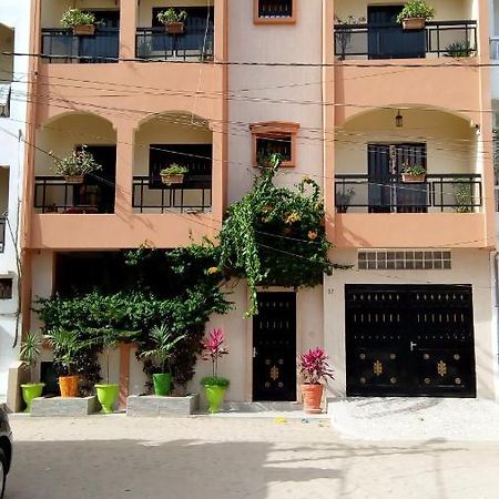 Delices Chez L'Habitant Diack Dakar Exterior foto